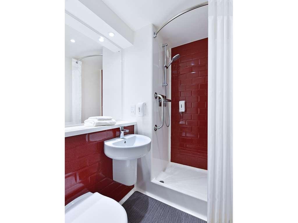 Travelodge Northwich Lostock Gralam Zimmer foto